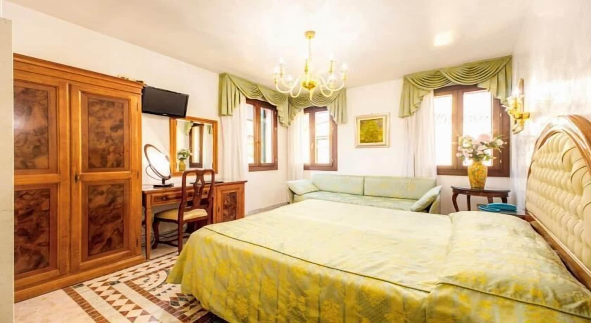 Antica Casa Carettoni 3* Venedig